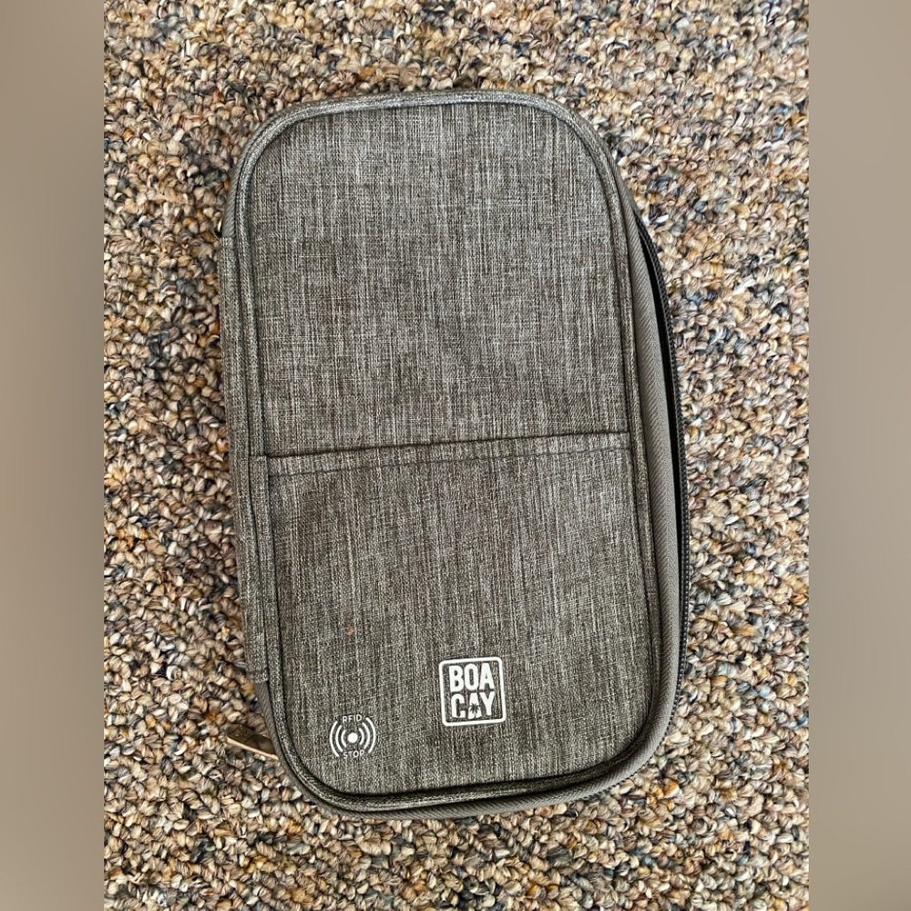 Boa Cay RFID Blocking Family Passport Wallet
